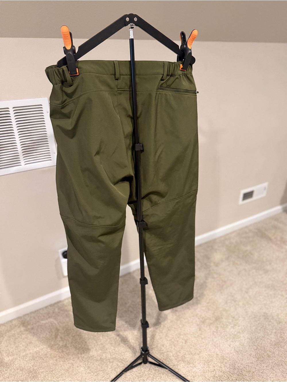 Women’s Olive Green Wind-Proof, Water Resistant, Insulated Cargo Pants - Picture 2 of 7